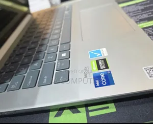 New Laptop Asus Zenbook 14 UX434 16GB Intel Core I7 SSHD (Hybrid) 512GB