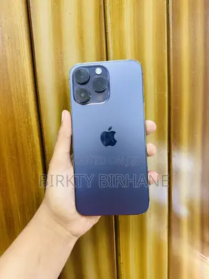 Photo - Apple iPhone 14 Pro Max 256 GB Purple