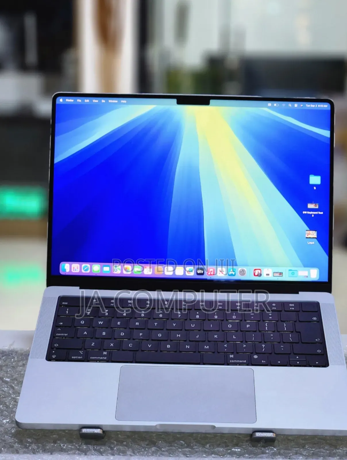 New Laptop Apple MacBook Pro M1 16GB Apple M1 Pro SSD 512GB