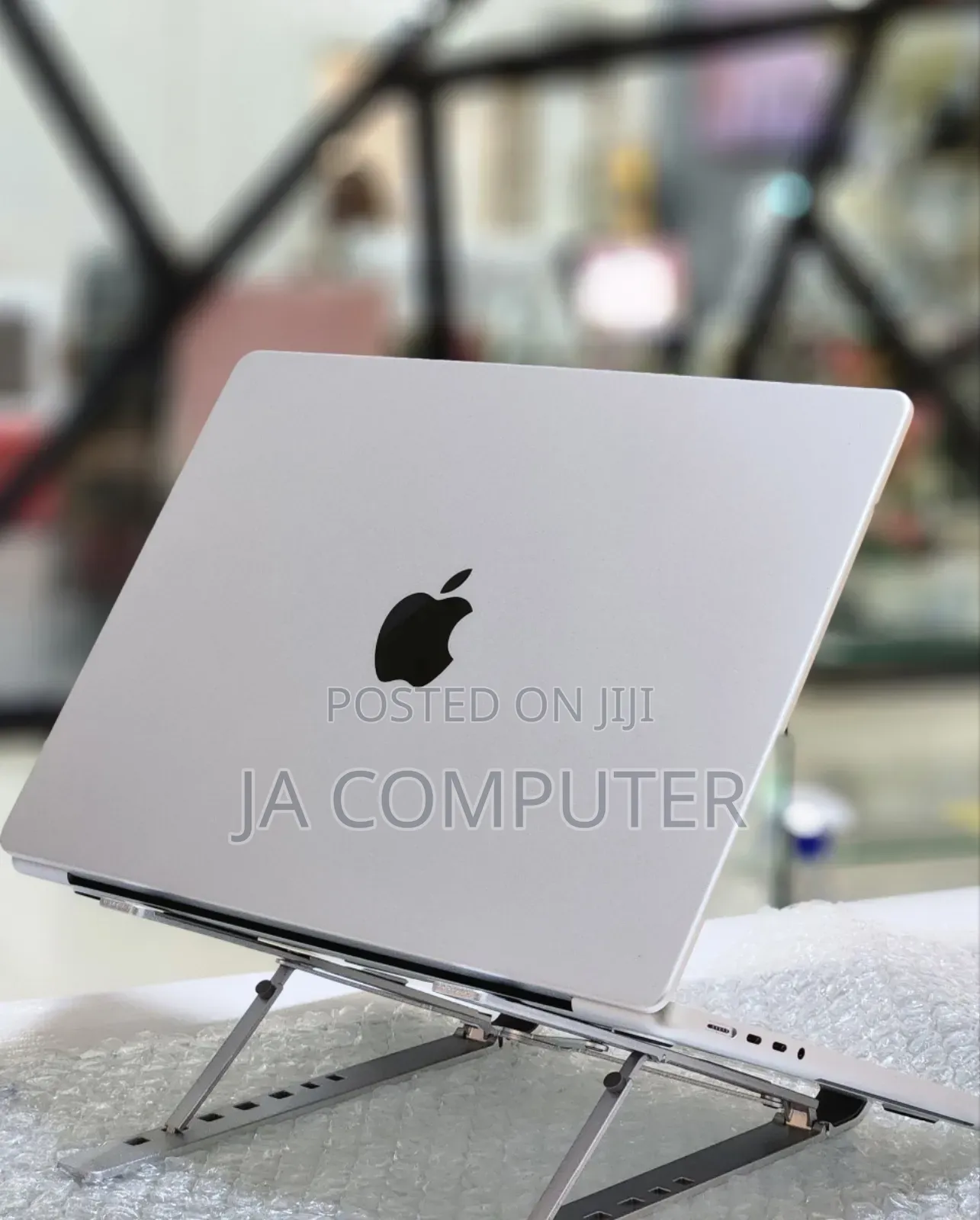 New Laptop Apple MacBook Pro M1 16GB Apple M1 Pro SSD 512GB