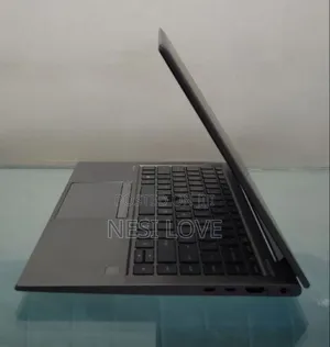 New Laptop HP ZBook Firefly G8 16GB Intel Core I7 SSD 512GB