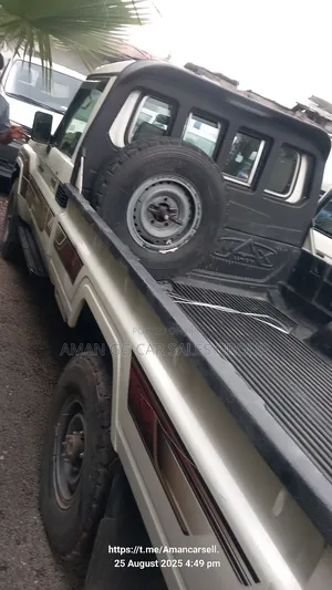 Toyota Land Cruiser 2015 White