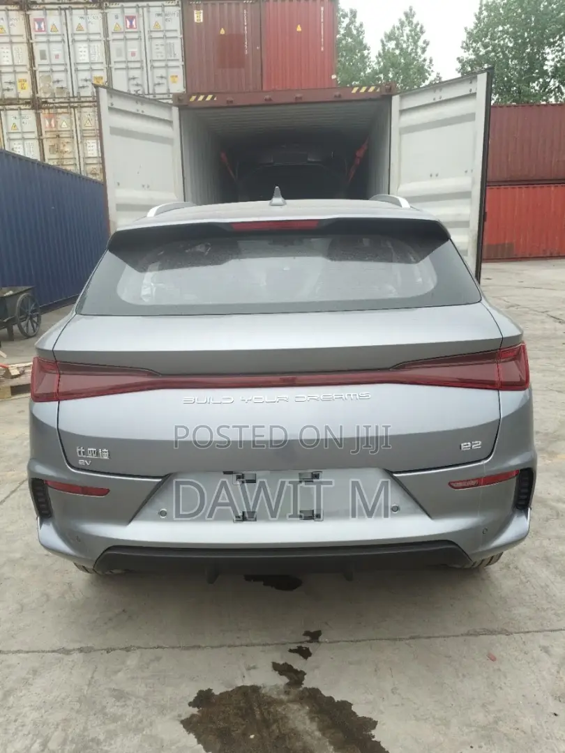 New BYD E2 43 kWh 94 hp FWD 2025 Gray