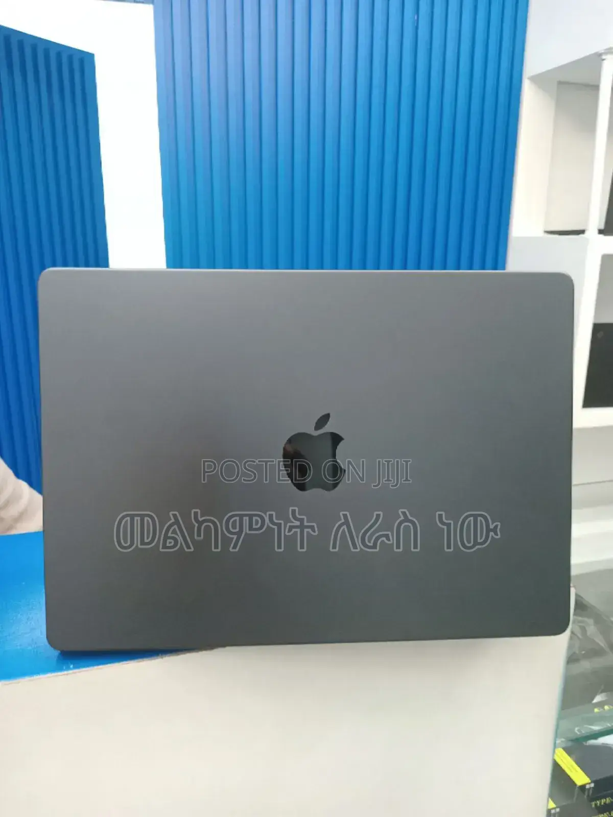 New Apple MacBook Pro 2023 M3 14-Inch 18GB Apple M3 Pro SSD 512GB