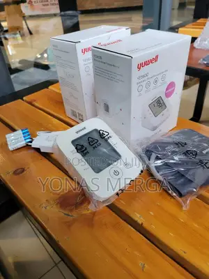 Photo - Digital Bp Monitoring嗣፲powered Charger and Device Caseμ¿Bp Machines