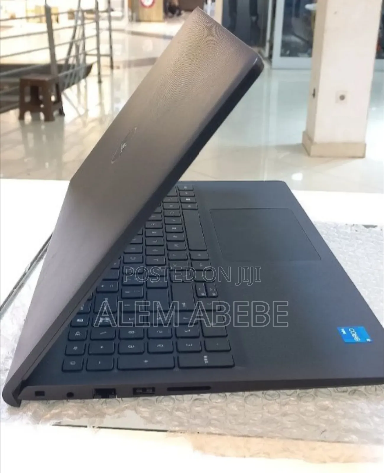 Laptop Dell Vostro 3520 8GB Intel Core I5 SSD 1T