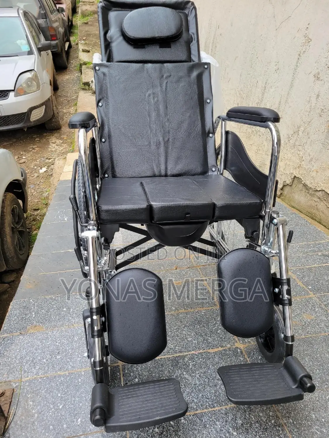 Toilet Wheelchair痍૱Wheelchair(Self-Propelled), by Someone Else Pushing