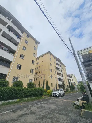 3bdrm Apartment in Yeka for sale
