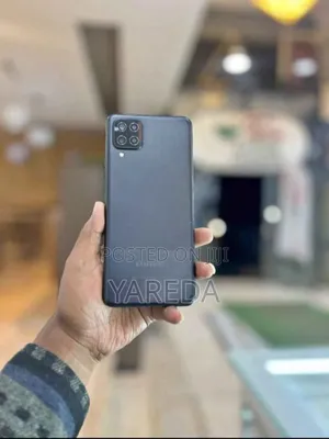 Photo - Samsung Galaxy A12 128 GB Black