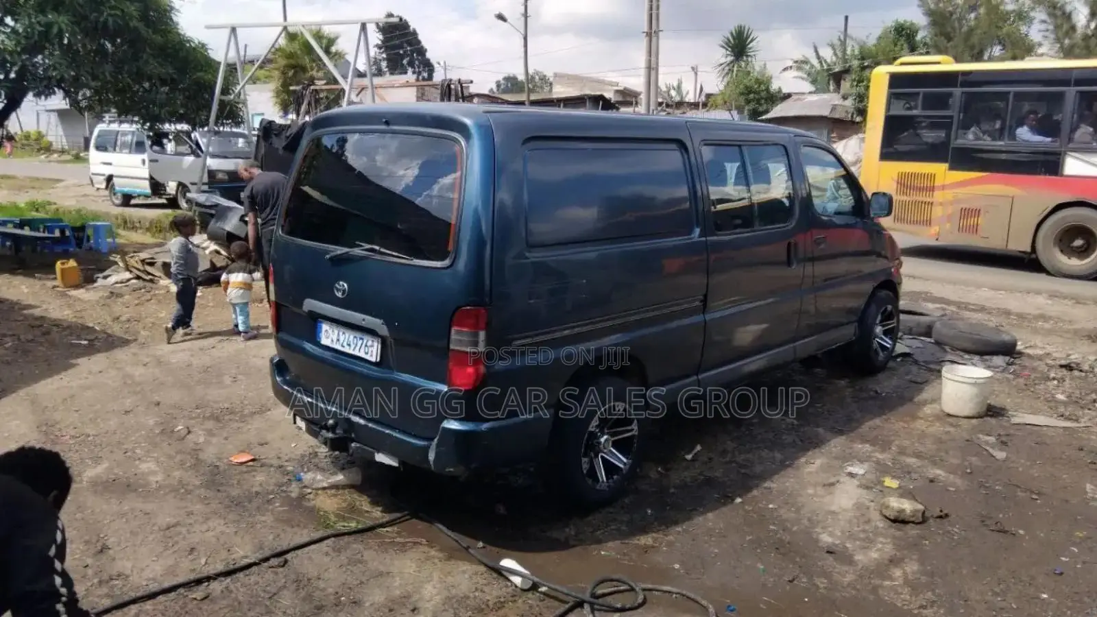 Toyota HiAce 2000 White