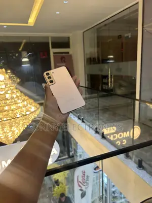 Photo - New Samsung Galaxy S22 5G 128 GB