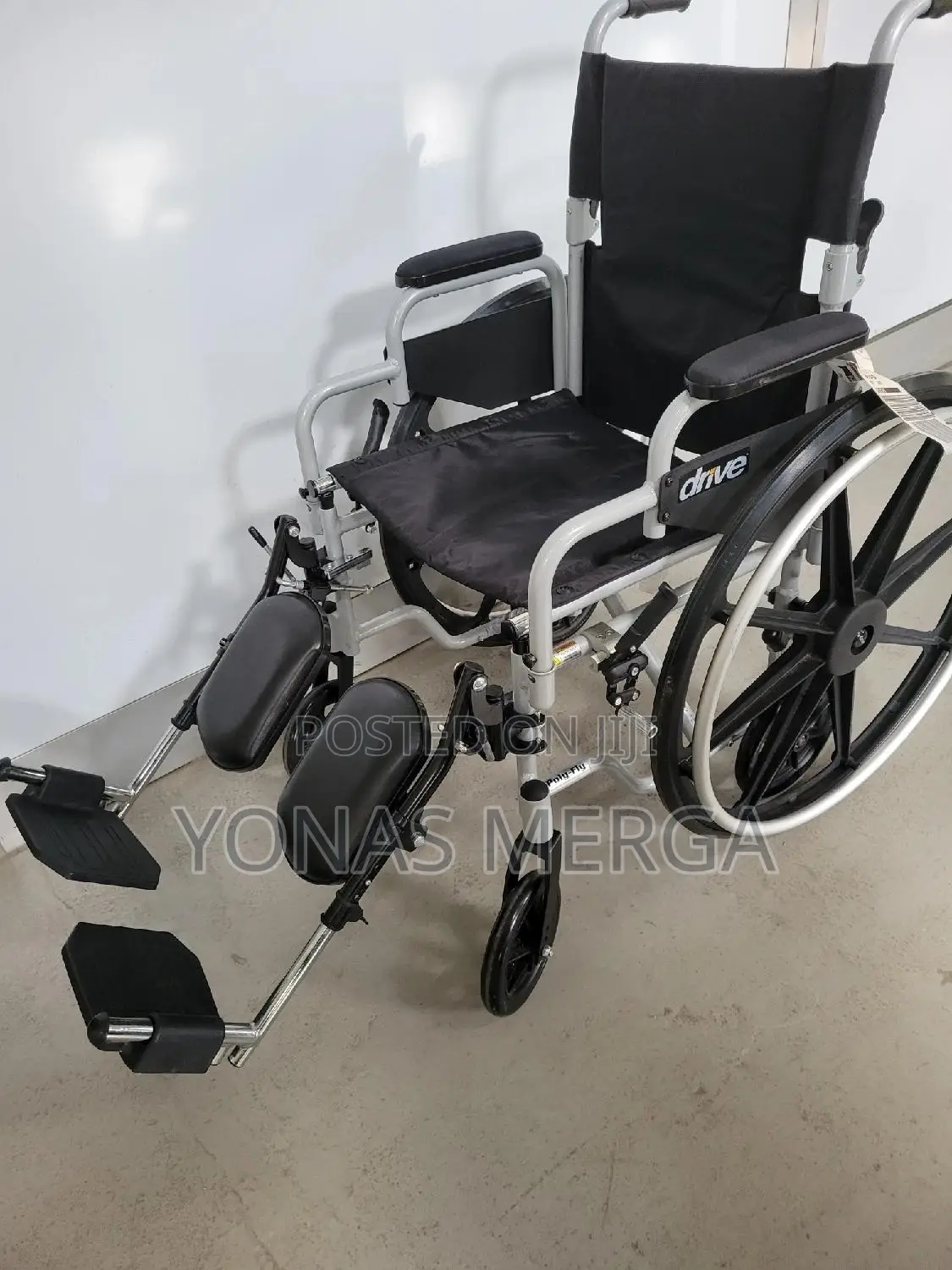 Lightest Wheelchair Available -Only 13lbs=With the Rear Wheels Removed