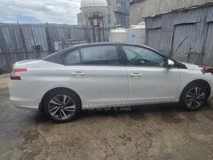 Dongfeng Glory 2023 White