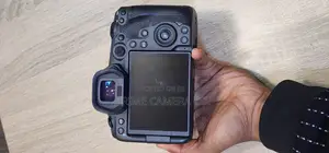 Canon Eos R5 Mirrorless Camera Body Only (Almost New)