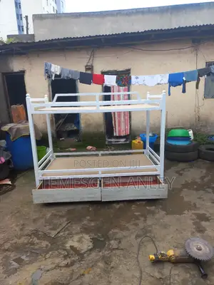 ተደራራቢ አልጋ 100