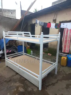 ተደራራቢ አልጋ 100