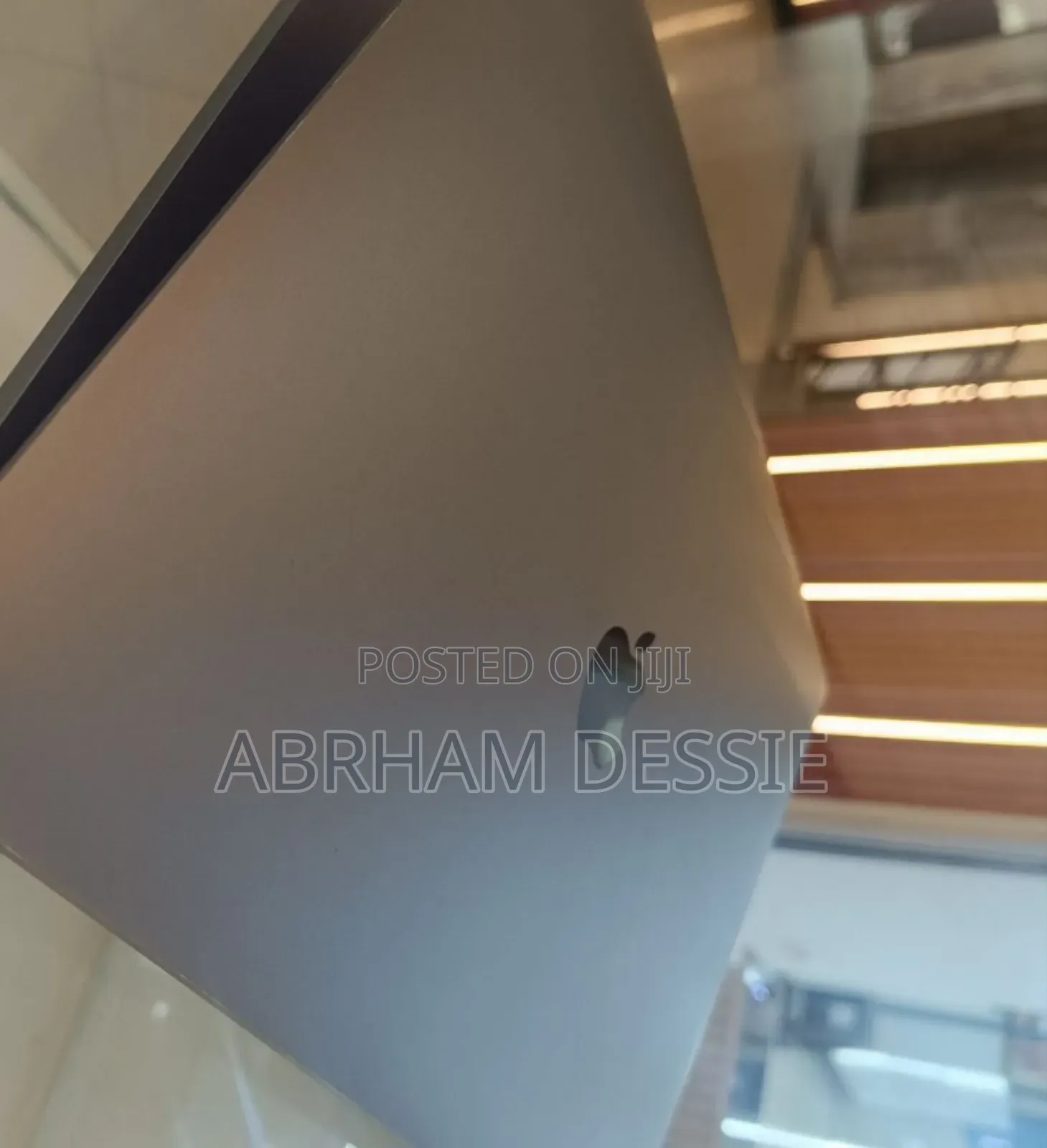 New Laptop Apple MacBook Pro 2019 8GB Intel Core I5 SSD 256GB