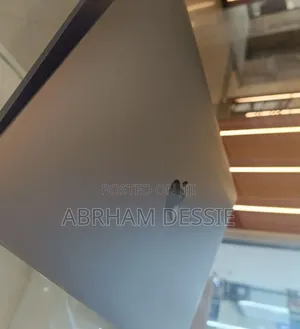 New Laptop Apple MacBook Pro 2019 8GB Intel Core I5 SSD 256GB