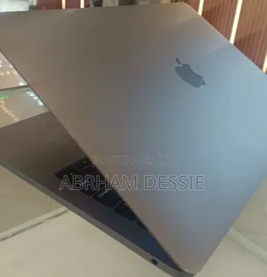 New Laptop Apple MacBook Pro 2019 8GB Intel Core I5 SSD 256GB