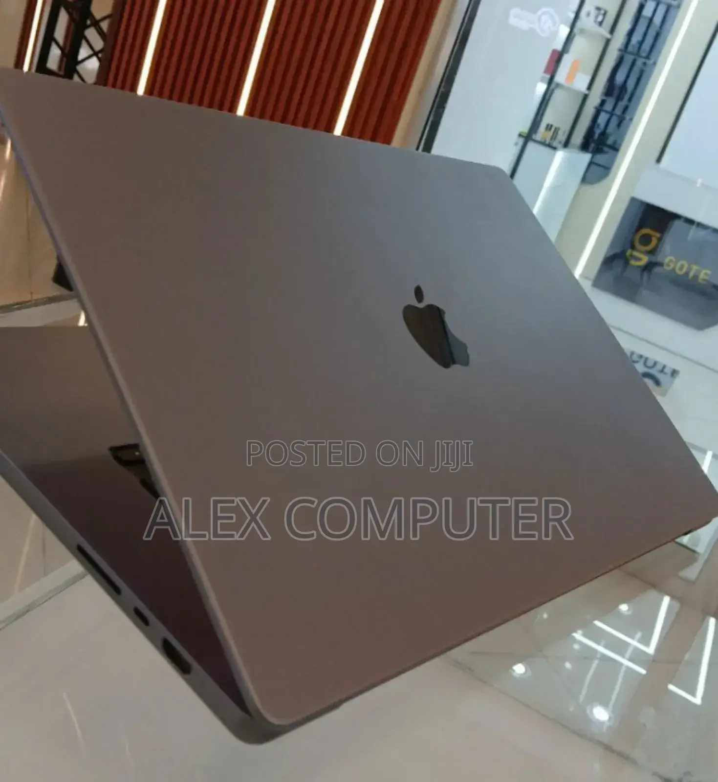 New Laptop Apple MacBook Pro 2021 M1 16GB Apple M1 Pro SSD 1T