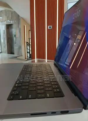 New Laptop Apple MacBook Pro 2021 M1 16GB Apple M1 Pro SSD 1T