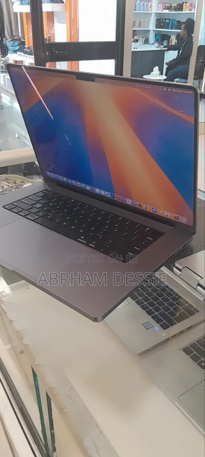 New Laptop Apple MacBook Pro M1 16GB Apple M1 Pro SSD 1T