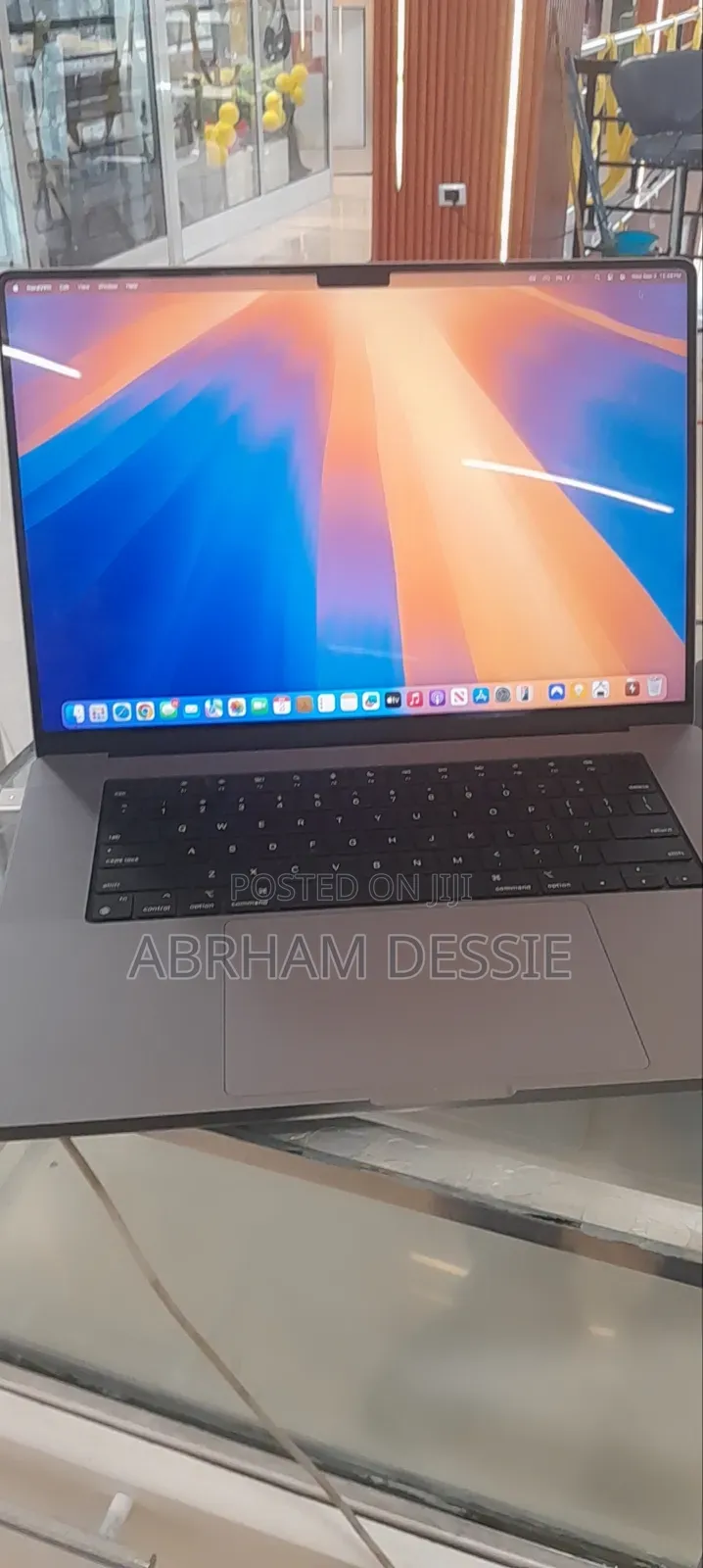 New Laptop Apple MacBook Pro M1 16GB Apple M1 Pro SSD 1T