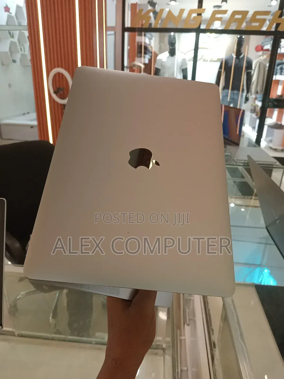 New Laptop Apple MacBook Pro 2019 8GB Intel Core I5 SSD 256GB