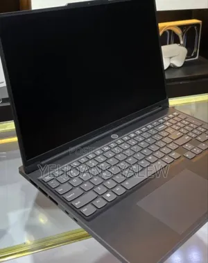 New Laptop Lenovo Yoga 7i 16GB Intel Core I7 SSD 512GB