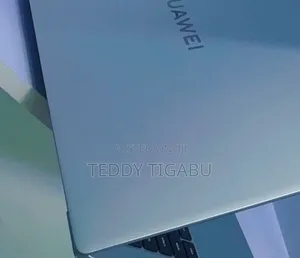 New Laptop Huawei MateBook 13 WRT-W19E 8GB Intel Core I5 SSD 512GB