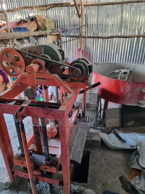 ብሎኬት ማምረቻ ማሽን