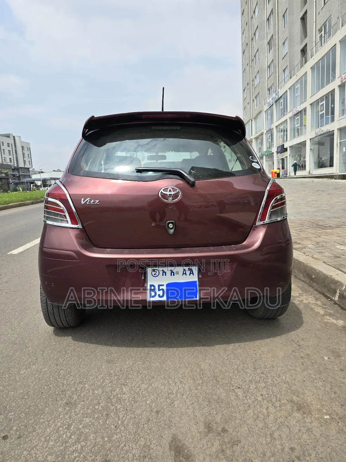 Toyota Vitz 1.0 FWD 5dr 2010 Burgundy
