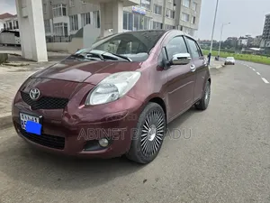 Toyota Vitz 1.0 FWD 5dr 2010 Burgundy