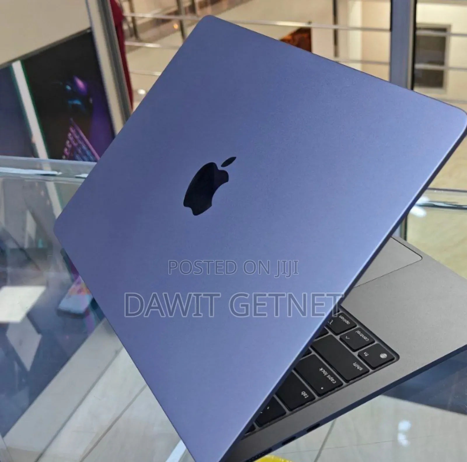 New Laptop Apple MacBook Air 2022 M2 8GB AMD A10 SSD 512GB