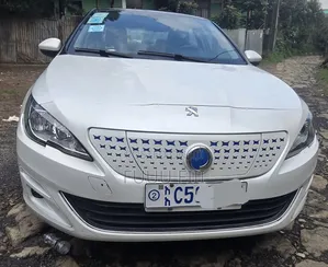 Photo - Dongfeng Glory 2023 White