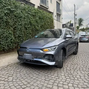 BYD E2 43 kWh 94 hp FWD 2024 Gray