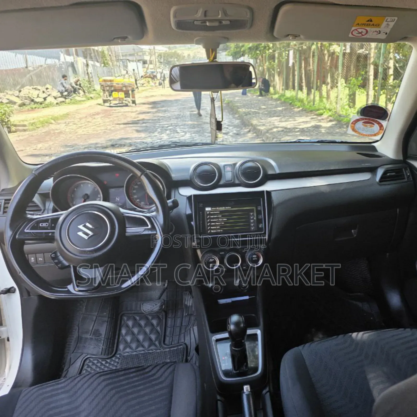Suzuki Swift 2022 White