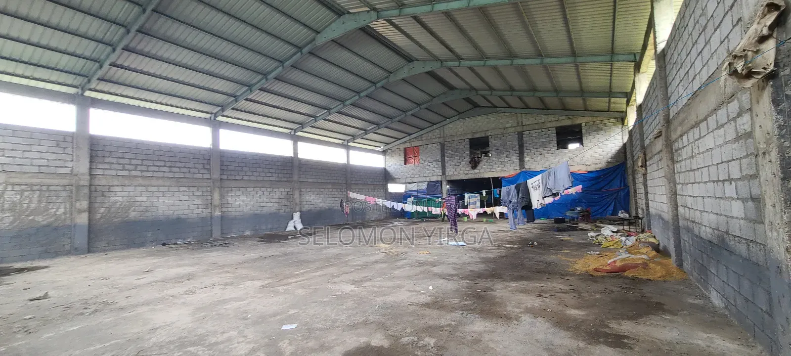 ለሺያጭ የቀረበ መጋዘን