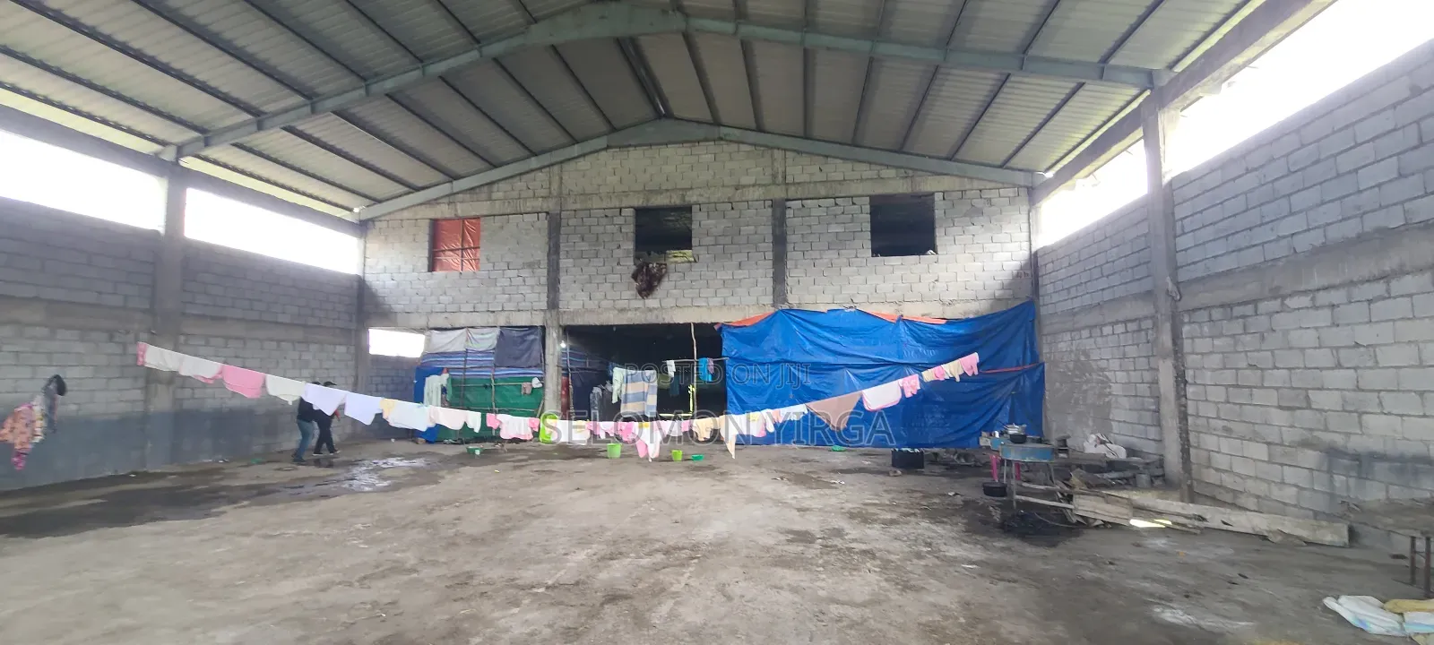 ለሺያጭ የቀረበ መጋዘን