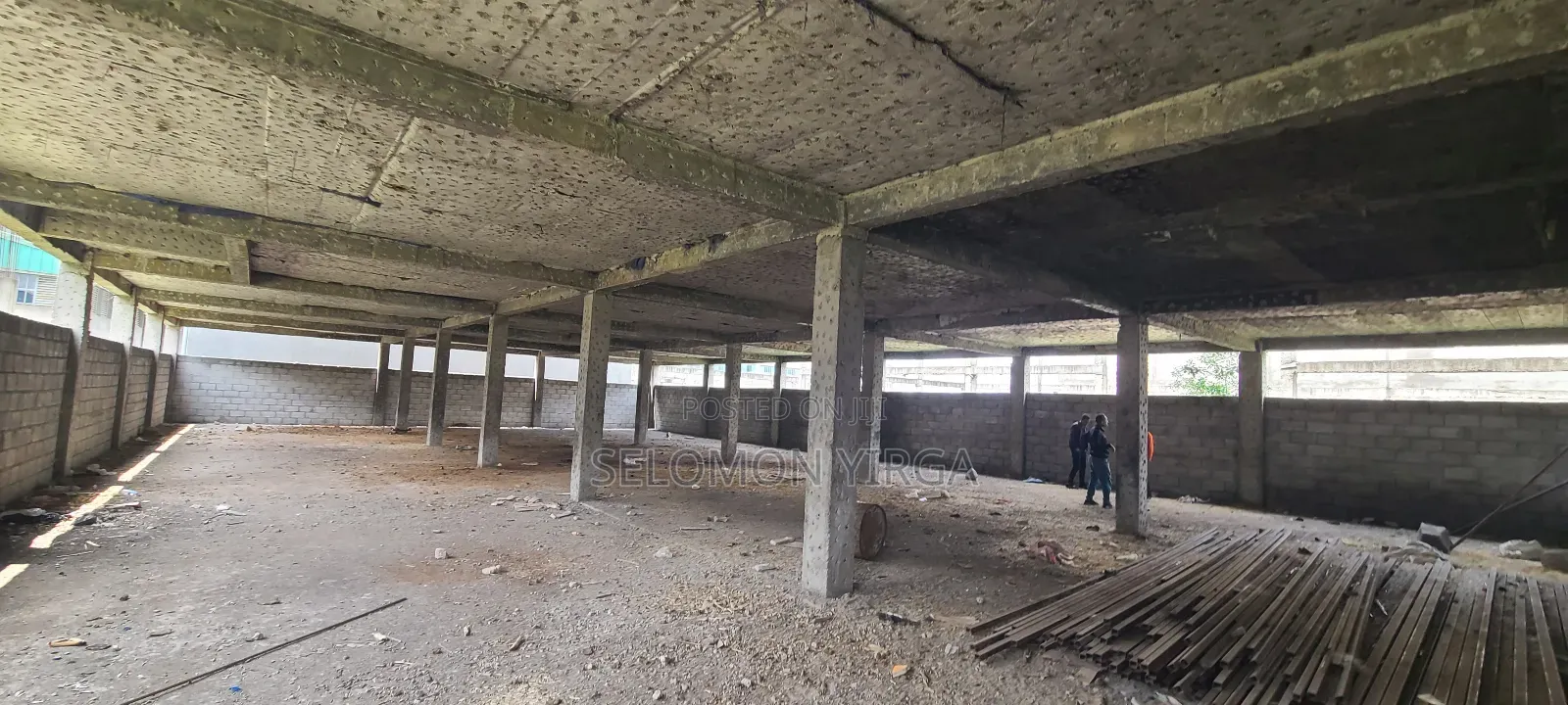 ለሺያጭ የቀረበ መጋዘን