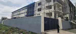 የከራይ መጋዘን ቃሊቲ