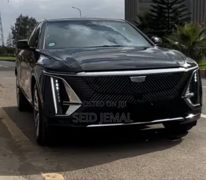 Photo - Cadillac Lyriq 2024 Matt Black