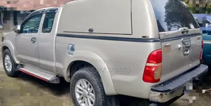 Toyota Hilux 2015 Gold