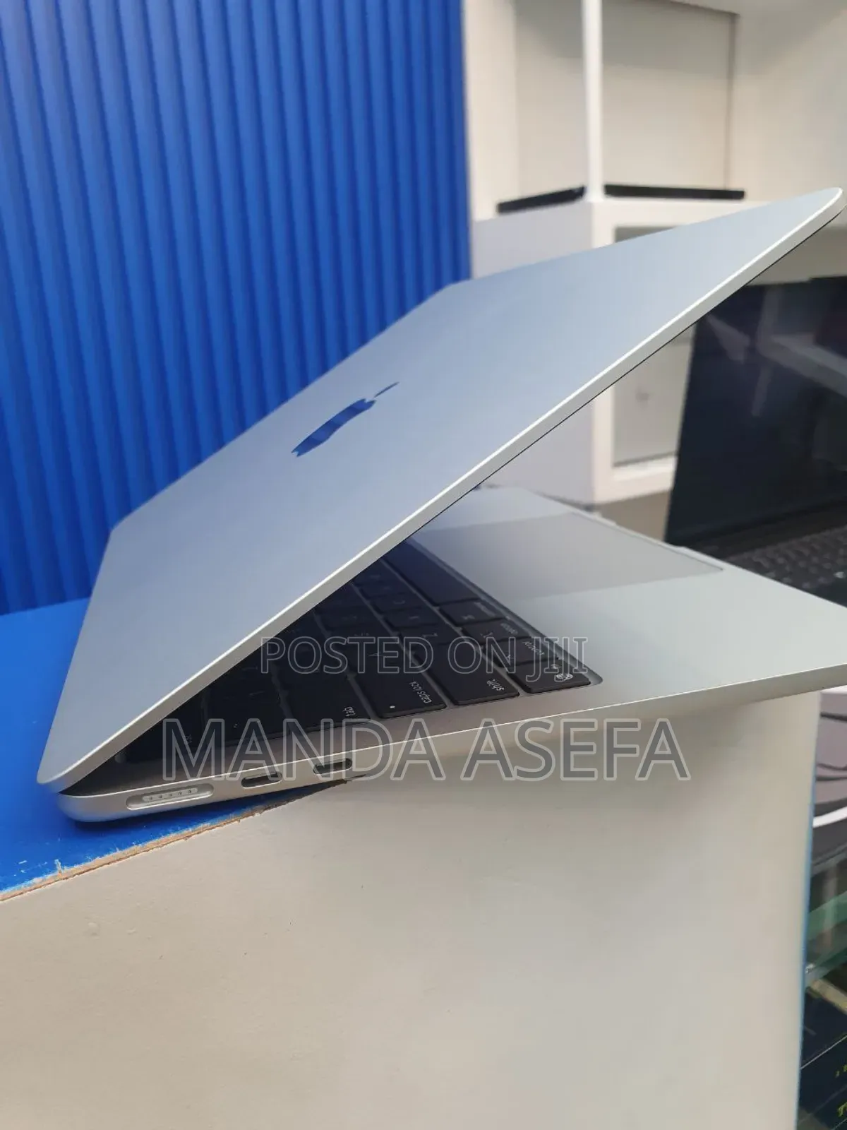 New Laptop Apple MacBook Air 16GB Apple M4 SSD 256GB