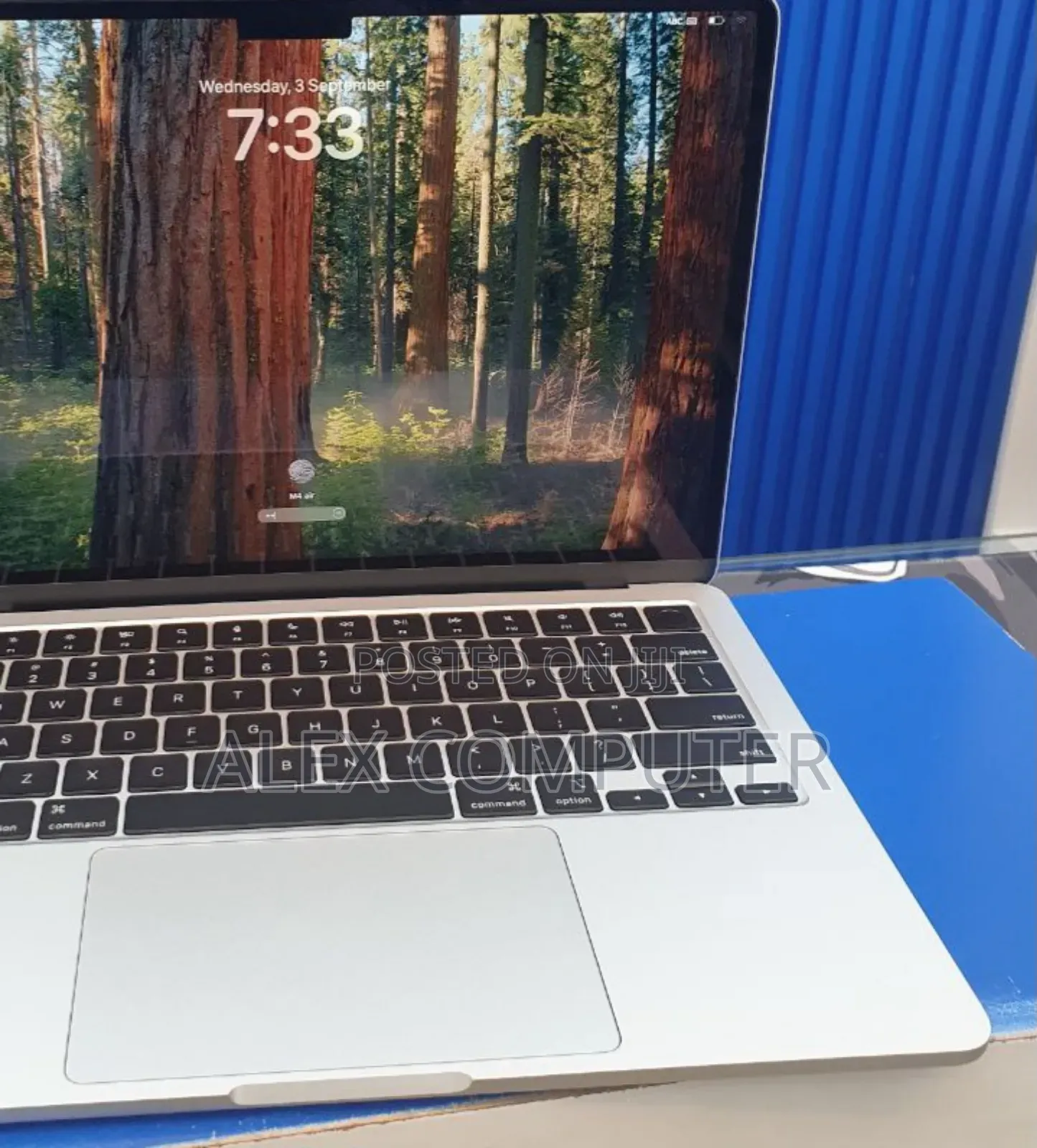 New Laptop Apple MacBook Air 2025 M4 13-Inch 16GB Apple M4 SSD 256GB