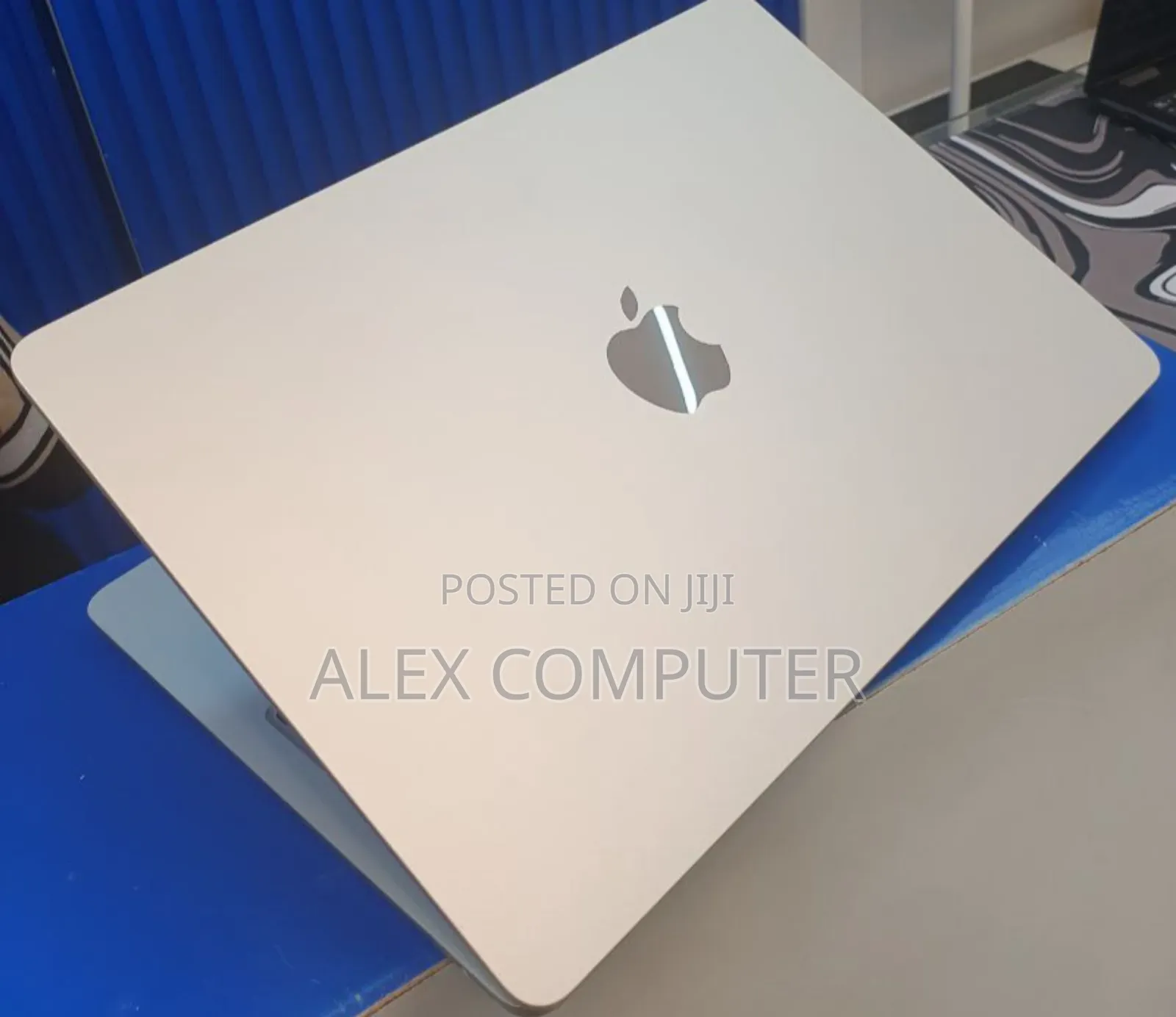 New Laptop Apple MacBook Air 2025 M4 13-Inch 16GB Apple M4 SSD 256GB