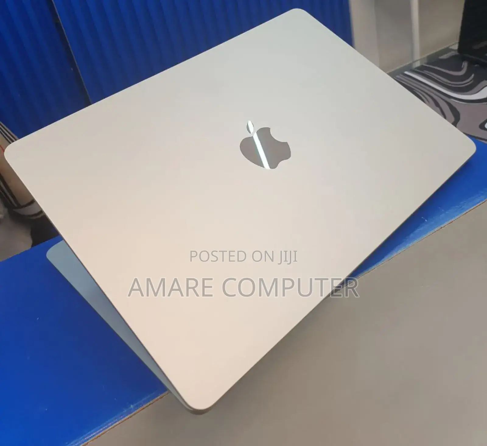 New Laptop Apple MacBook Air 2025 M4 13-Inch 16GB Apple M4 SSD 256GB