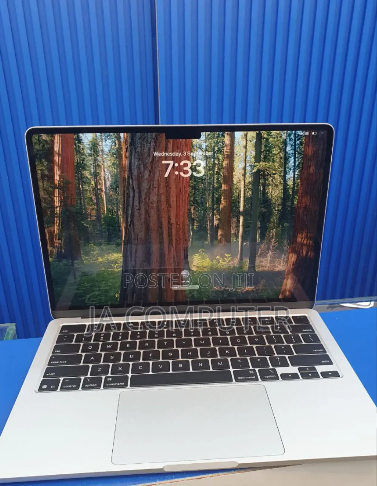 New Laptop Apple MacBook Air 2025 M4 13-Inch 16GB Apple M4 SSD 256GB