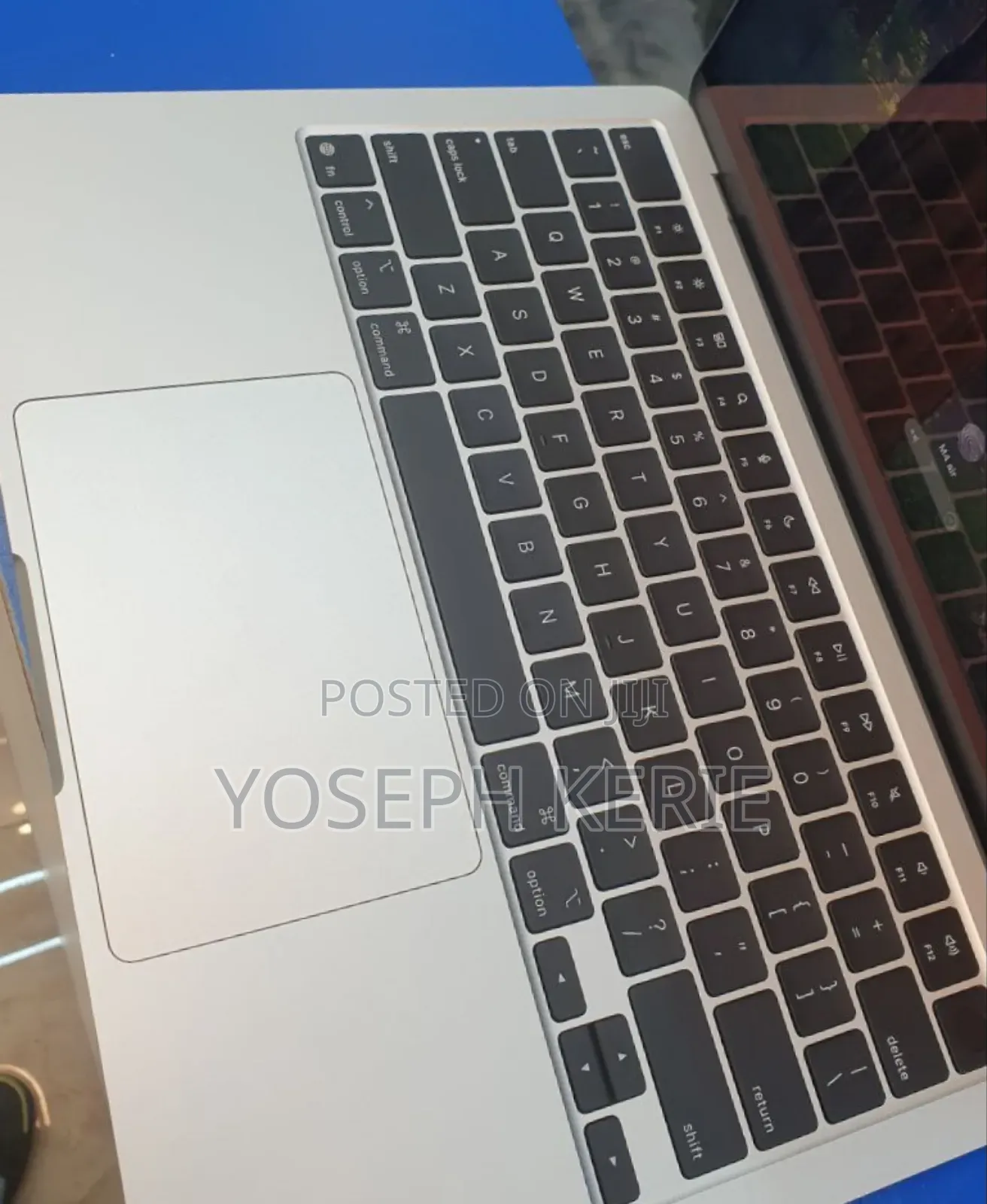 New Laptop Apple MacBook Air 2025 M4 13-Inch 16GB Apple M4 SSD 256GB