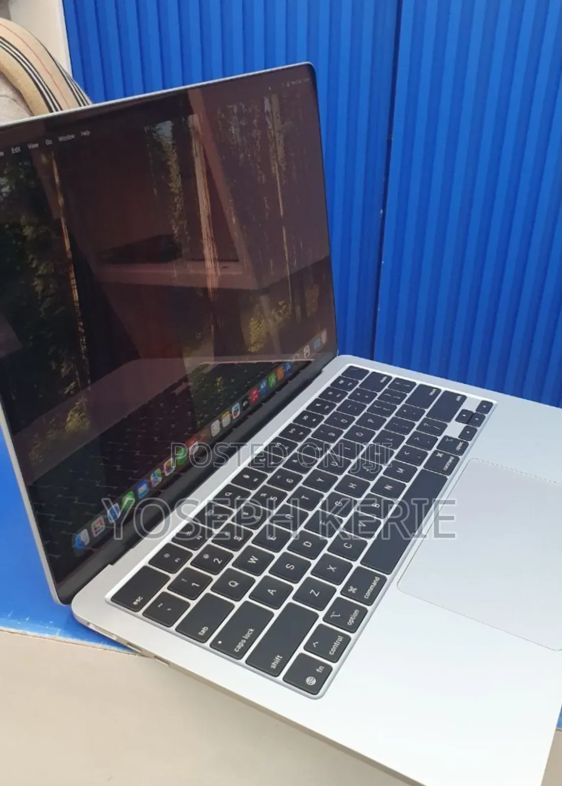 New Laptop Apple MacBook Air 2025 M4 13-Inch 16GB Apple M4 SSD 256GB